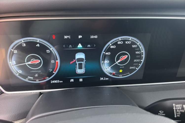 Used Hongqi HS5 2022 Facelifted Version 2.0T Smart Connect Flagship All-Wheel-Drive Edition Instrument Cluster