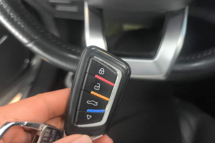 Used Hongqi HS5 2022 Facelifted Version 2.0T Smart Connect Flagship All-Wheel-Drive Edition Interior 1