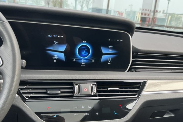 Used Hongqi HS5 2022 Revised Version 2.0T Smart Connect Flagship Edition Interior 9
