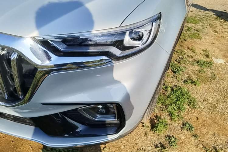 Used Hongqi HS5 2022 Facelifted Version 2.0T Smart Connect Flagship All-Wheel-Drive Edition Left Front Headlight