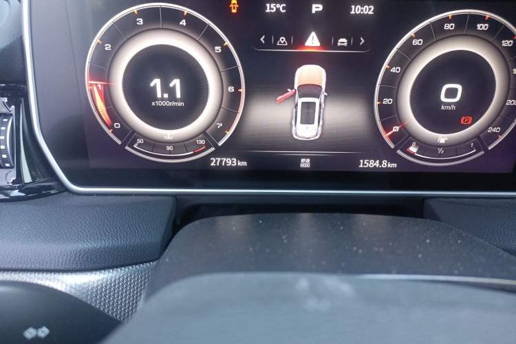 Used Hongqi HS5 2022 Revised Version 2.0T Smart Connect Flagship Edition Odometer Close Up