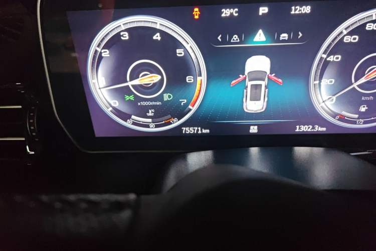 Used Hongqi HS5 2022 Revised Version 2.0T Smart Connect Flagship Edition Odometer Close Up