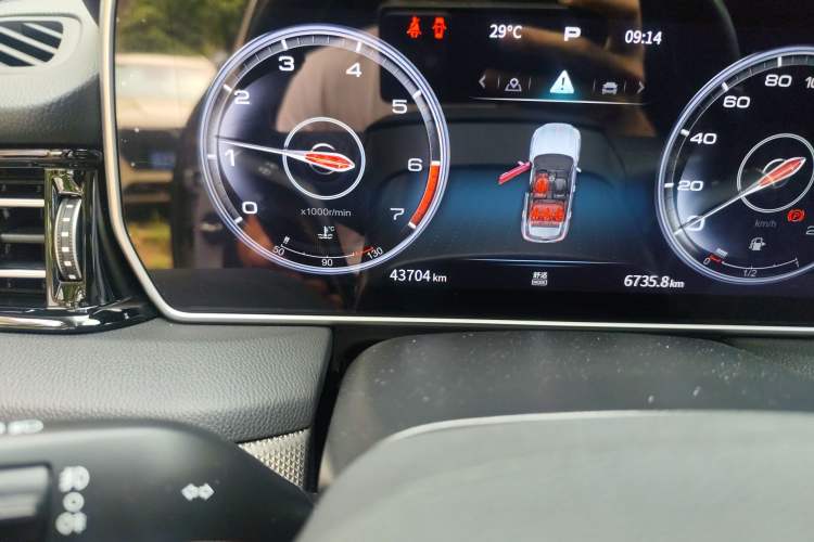 Used Hongqi HS5 2022 Facelifted Version 2.0T Smart Connect Flagship All-Wheel-Drive Edition Odometer Close Up