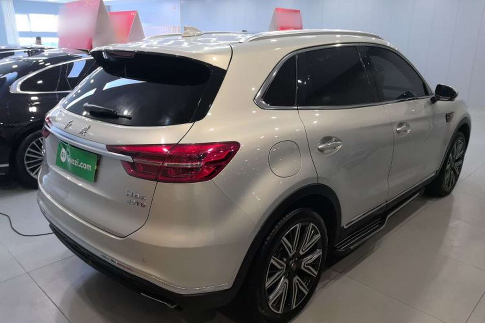 Used Hongqi HS5 2022 Facelifted Version 2.0T Smart Connect Flagship All-Wheel-Drive Edition Rear Right 45 Deg