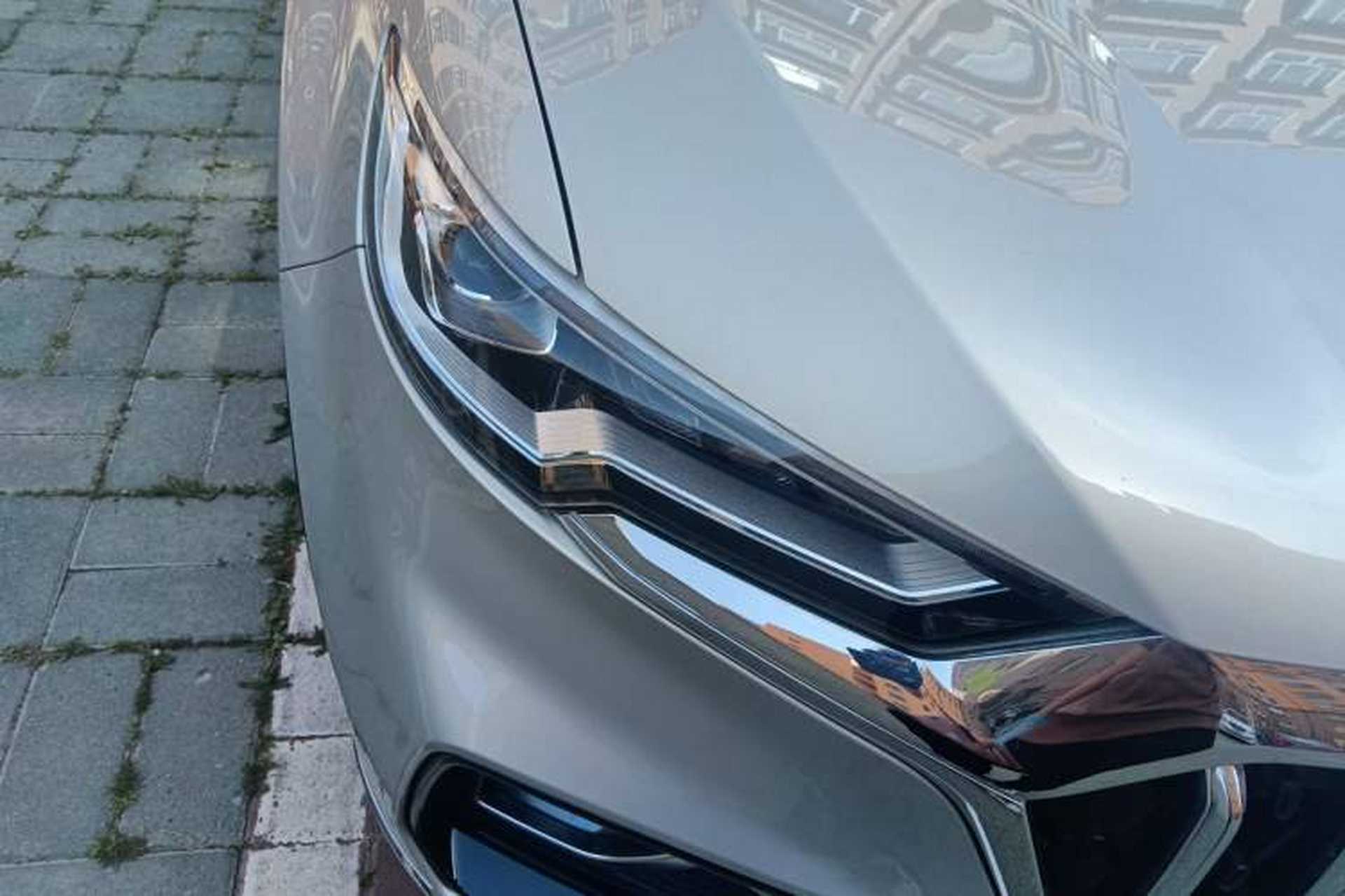 Used Hongqi HS5 2022 Revised Version 2.0T Smart Connect Flagship Edition Right Front Headlight