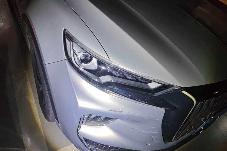 Used Hongqi HS5 2022 Revised Version 2.0T Smart Connect Flagship Edition Right Front Headlight