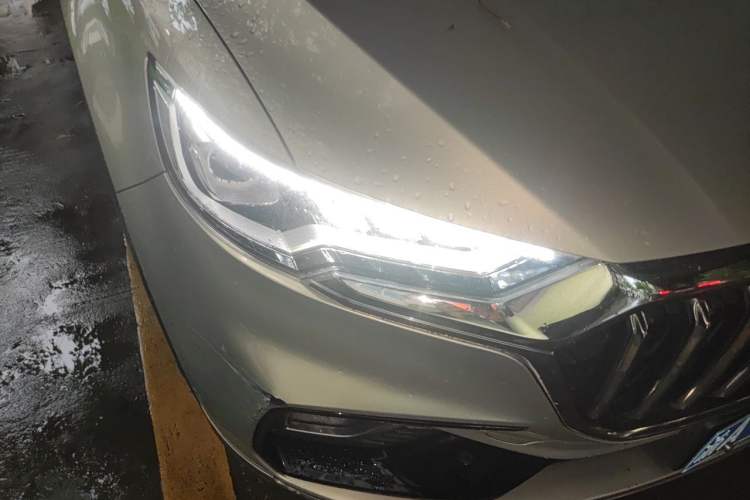 Used Hongqi HS5 2022 2.0T Smart Connect Flagship Edition Right Front Headlight