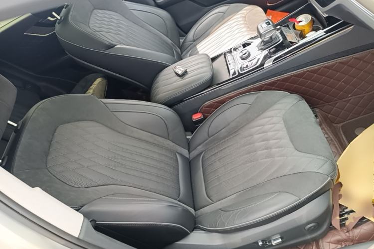Used Hongqi HS5 2022 Facelifted Version 2.0T Smart Connect Flagship All-Wheel-Drive Edition Right Front Seat