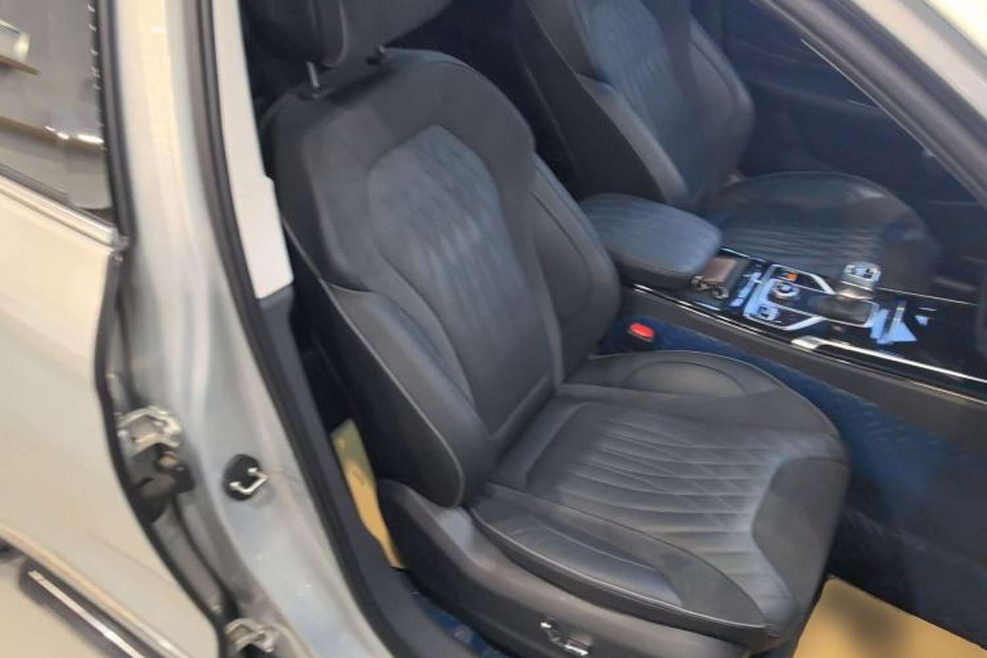 Used Hongqi HS5 2022 Facelifted Version 2.0T Smart Connect Flagship All-Wheel-Drive Edition Right Front Seat