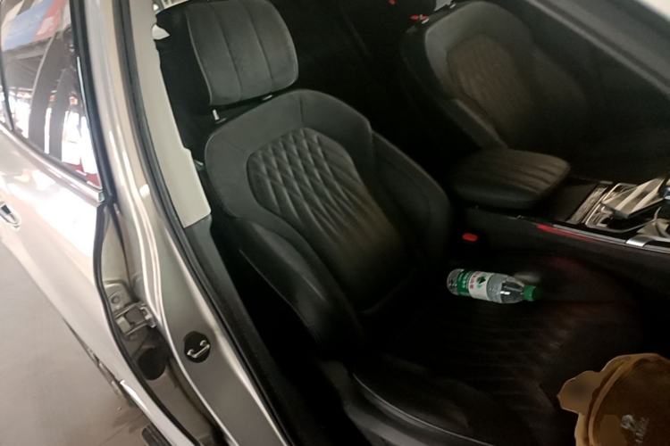 Used Hongqi HS5 2022 Facelifted Version 2.0T Smart Connect Flagship All-Wheel-Drive Edition Right Front Seat