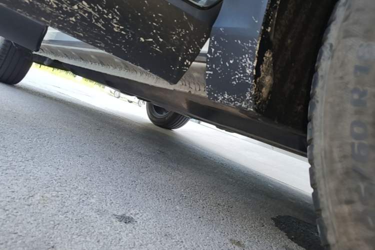 Used Hongqi HS5 2022 Revised Version 2.0T Smart Connect Flagship Edition Right Side Sill