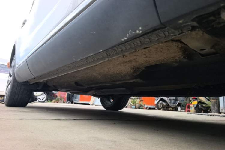 Used Hongqi HS5 2022 Facelifted Version 2.0T Smart Connect Flagship All-Wheel-Drive Edition Right Side Sill