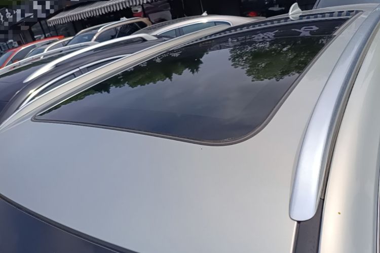 Used Hongqi HS5 2022 Facelifted Version 2.0T Smart Connect Flagship All-Wheel-Drive Edition Roof