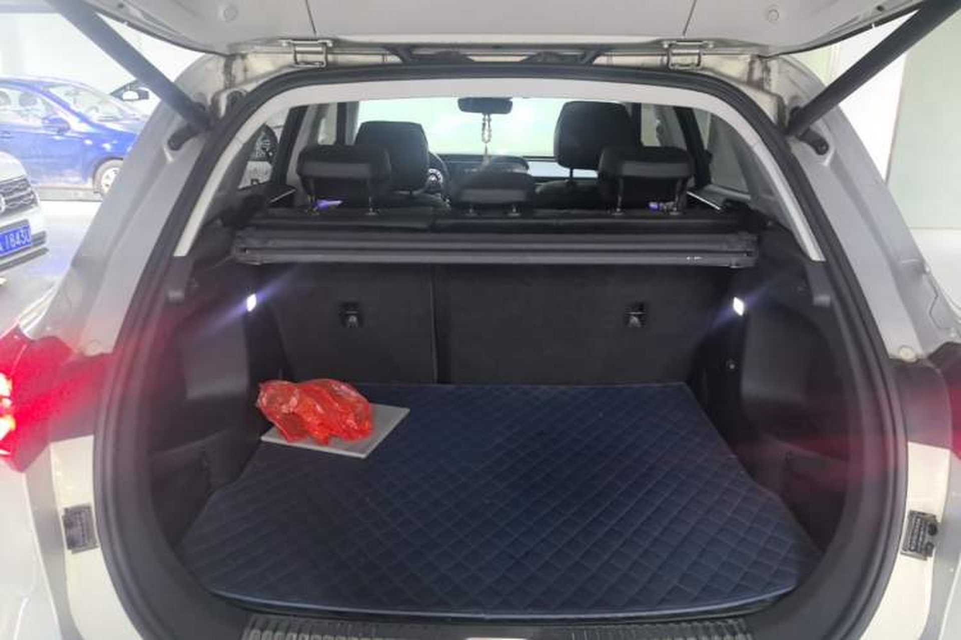 Used Hongqi HS5 2022 Revised Version 2.0T Smart Connect Flagship Edition Trunk