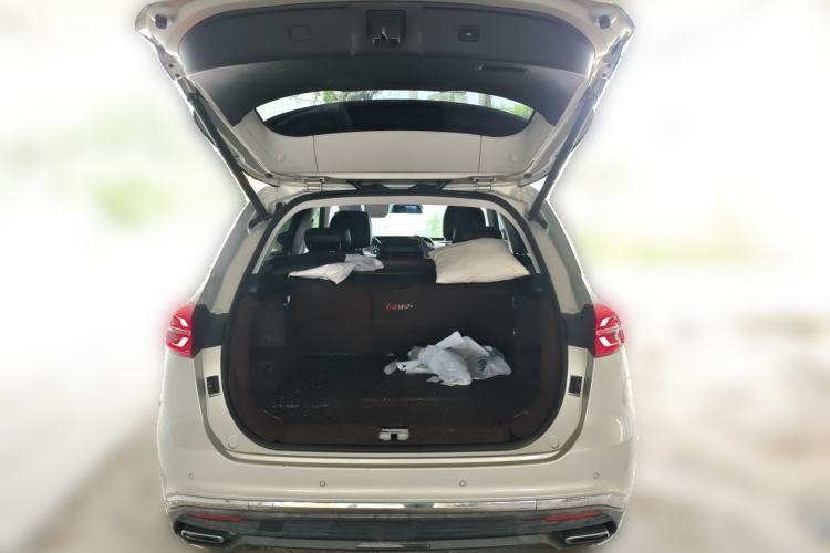Used Hongqi HS5 2022 Facelifted Version 2.0T Smart Connect Flagship All-Wheel-Drive Edition Trunk