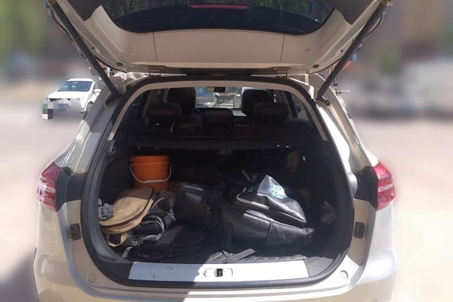 Used Hongqi HS5 2022 2.0T Smart Connect Flagship Edition Trunk