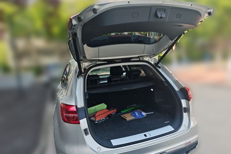 Used Hongqi HS5 2022 Revised Version 2.0T Smart Connect Flagship Edition Trunk