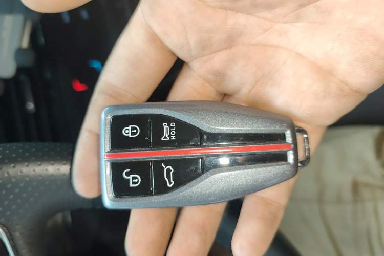 Used Hongqi HS5 2022 Revised Version 2.0T Smart Connect Flagship Edition Vehicle Key