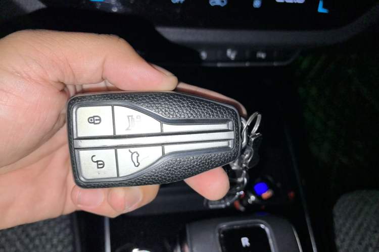 Used Hongqi HS5 2022 2.0T Smart Connect Flagship Edition Vehicle Key