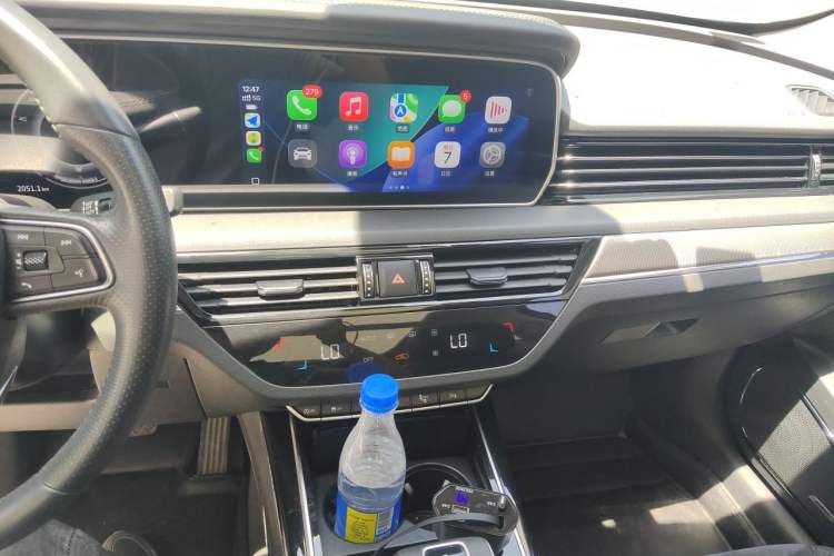 Used Hongqi HS5 2022 Revised Version 2.0T Smart Connect Flagship Edition Audio And AC Panel