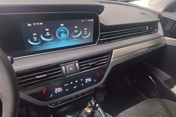 Used Hongqi HS5 2022 Facelifted Version 2.0T Smart Connect Flagship All-Wheel-Drive Edition Audio And AC Panel