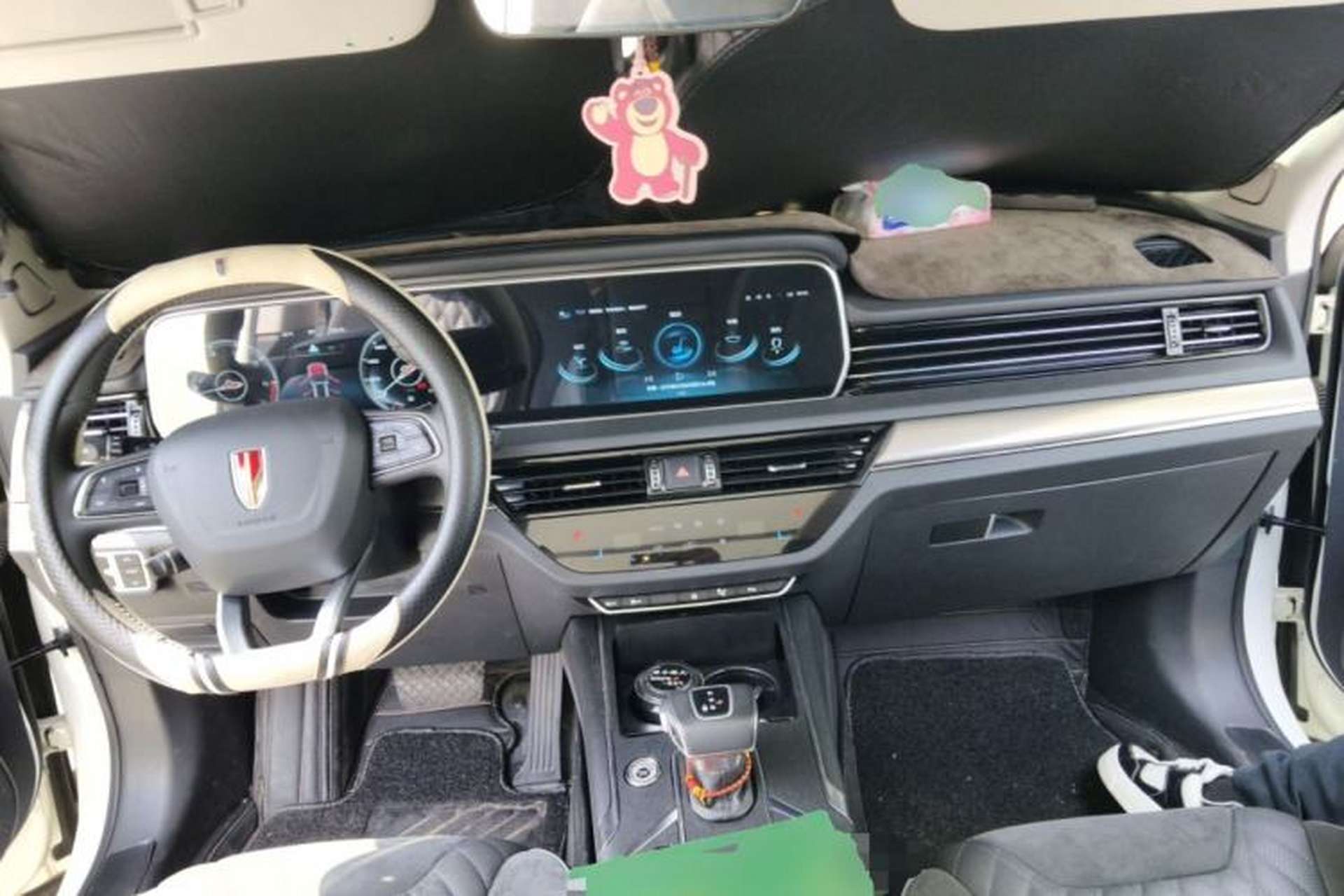 Used Hongqi HS5 2022 Revised Version 2.0T Smart Connect Flagship Edition Center Console