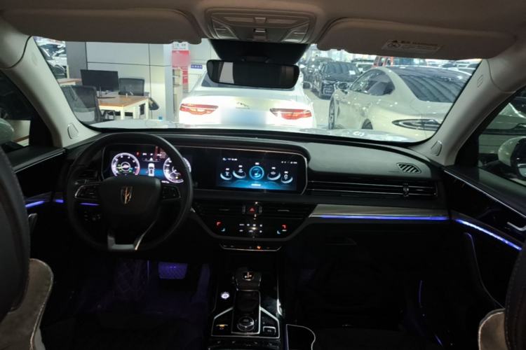 Used Hongqi HS5 2022 Facelifted Version 2.0T Smart Connect Flagship All-Wheel-Drive Edition Center Console