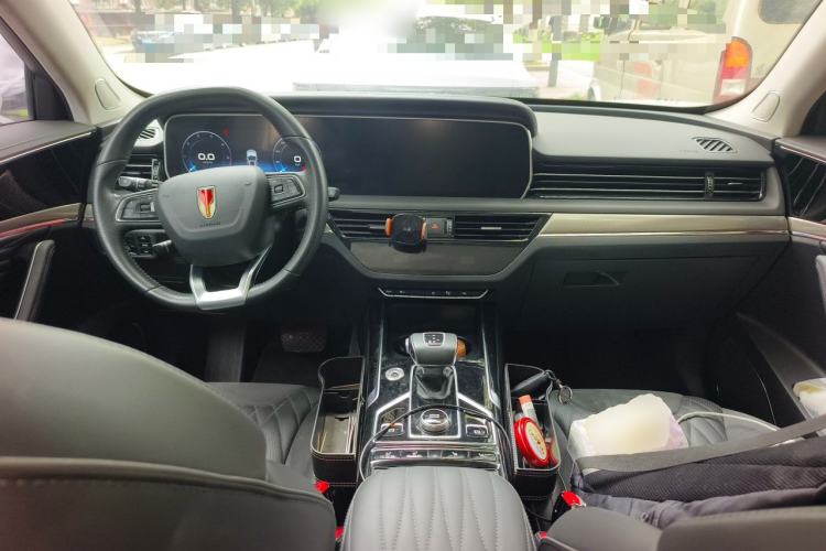 Used Hongqi HS5 2022 Revised Version 2.0T Smart Connect Flagship Edition Center Console