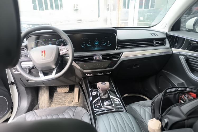 Used Hongqi HS5 2022 Facelifted Version 2.0T Smart Connect Flagship All-Wheel-Drive Edition Center Console