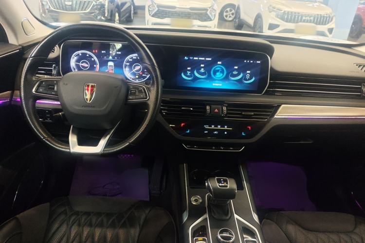 Used Hongqi HS5 2022 2.0T Smart Connect Flagship All-Wheel-Drive Version Center Console