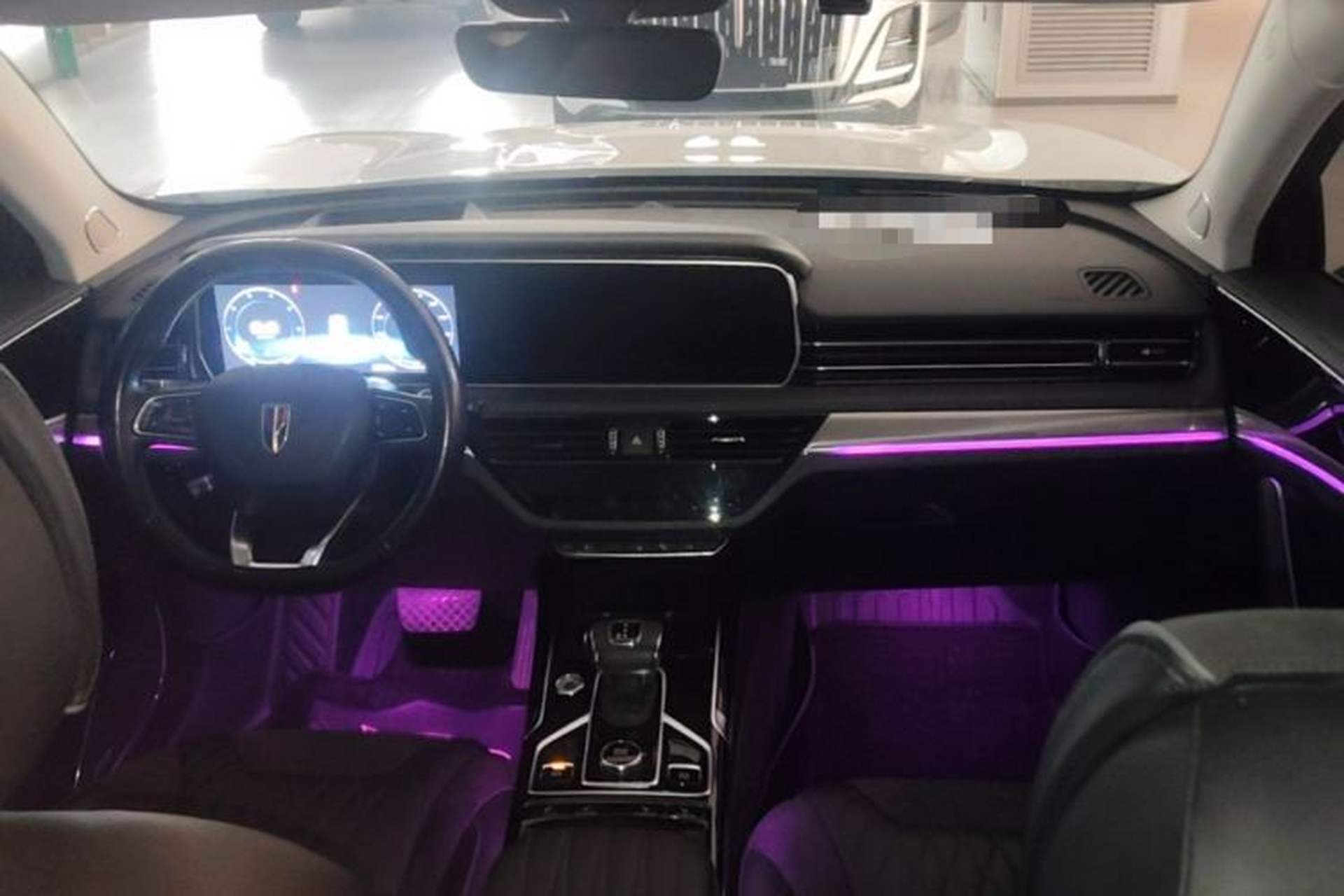Used Hongqi HS5 2022 Facelifted Version 2.0T Smart Connect Flagship All-Wheel-Drive Edition Center Console