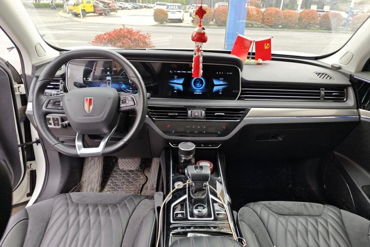 Used Hongqi HS5 2022 Revised Version 2.0T Smart Connect Flagship Edition Center Console