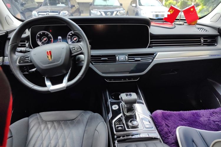 Used Hongqi HS5 2022 Facelifted Version 2.0T Smart Connect Flagship All-Wheel-Drive Edition Center Console
