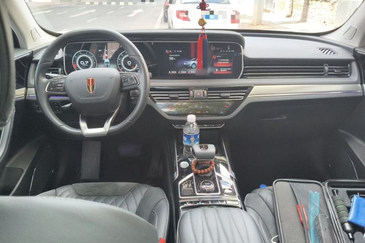 Used Hongqi HS5 2022 2.0T Smart Connect Flagship All-Wheel-Drive Version Center Console
