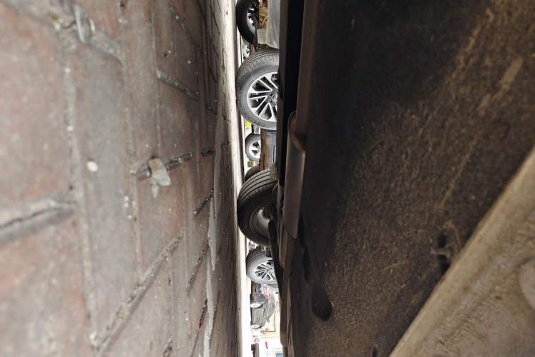Used Hongqi HS5 2022 Revised Version 2.0T Smart Connect Flagship Edition Chassis Front Left