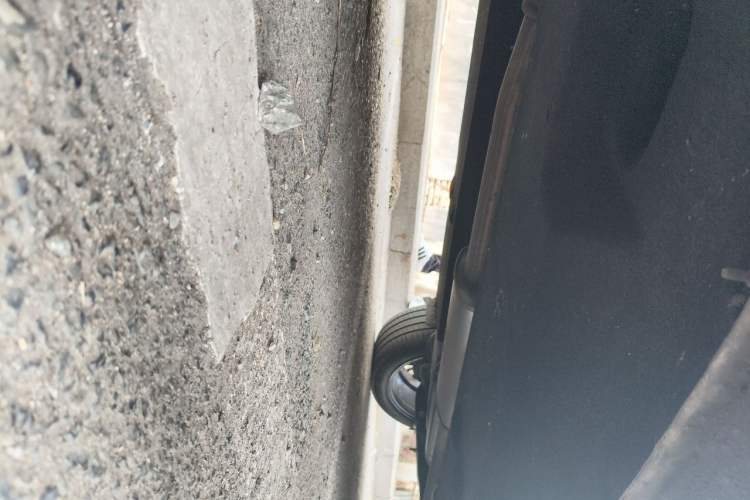 Used Hongqi HS5 2022 2.0T Smart Connect Flagship All-Wheel-Drive Version Chassis Front Left