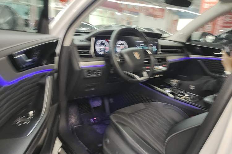 Used Hongqi HS5 2022 Facelifted Version 2.0T Smart Connect Flagship All-Wheel-Drive Edition Driver Seat