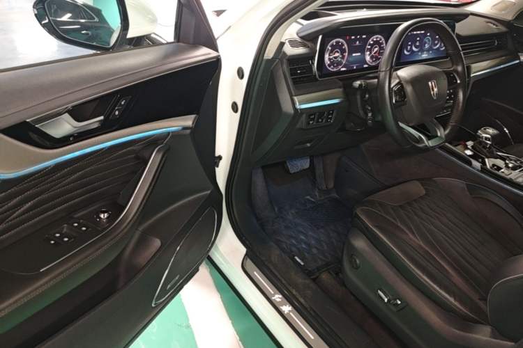 Used Hongqi HS5 2022 Facelifted Version 2.0T Smart Connect Flagship All-Wheel-Drive Edition Driver Seat