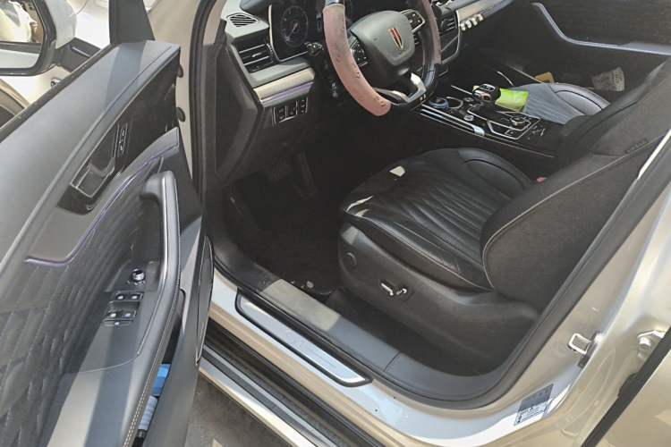 Used Hongqi HS5 2022 Revised Version 2.0T Smart Connect Flagship Edition Driver Seat