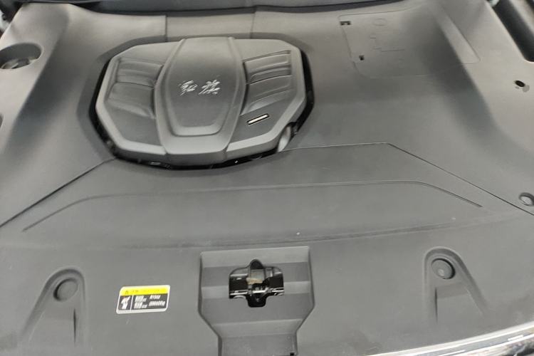 Used Hongqi HS5 2022 Facelifted Version 2.0T Smart Connect Flagship All-Wheel-Drive Edition Engine Bay
