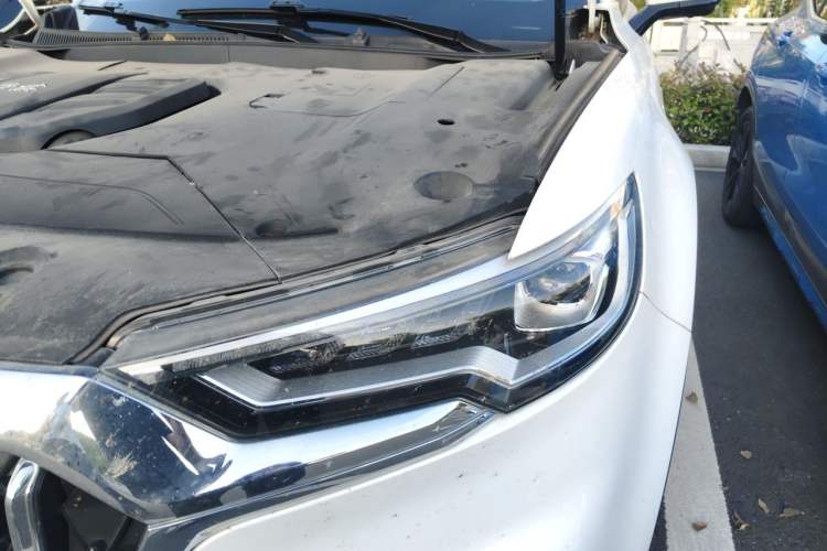 Used Hongqi HS5 2022 Revised Version 2.0T Smart Connect Flagship Edition Engine Bay Left