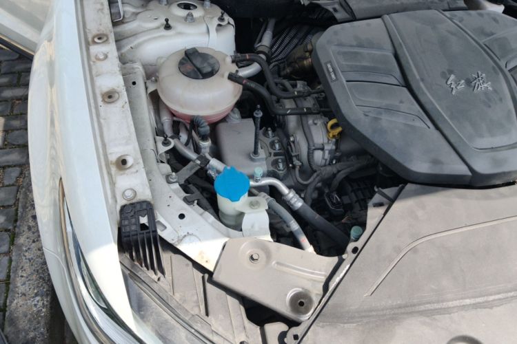Used Hongqi HS5 2022 Revised Version 2.0T Smart Connect Flagship Edition Engine Bay Right