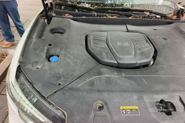 Used Hongqi HS5 2022 Revised Version 2.0T Smart Connect Flagship Edition Engine Bay Right