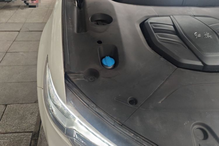 Used Hongqi HS5 2022 Facelifted Version 2.0T Smart Connect Flagship All-Wheel-Drive Edition Engine Bay Right