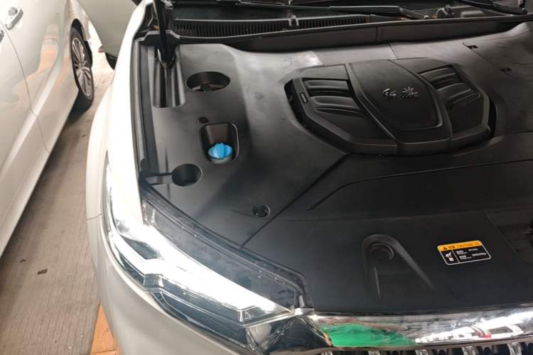 Used Hongqi HS5 2022 Revised Version 2.0T Smart Connect Flagship Edition Engine Bay Right