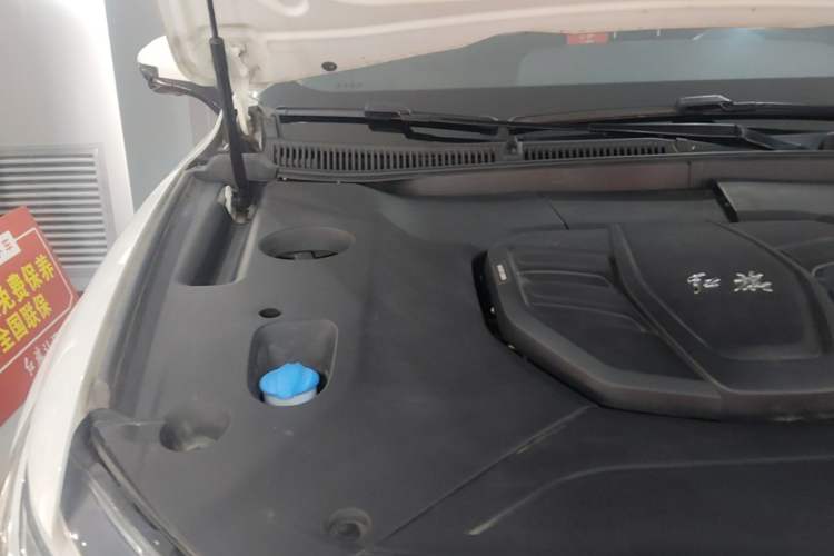 Used Hongqi HS5 2022 Revised Version 2.0T Smart Connect Flagship Edition Engine Bay Right