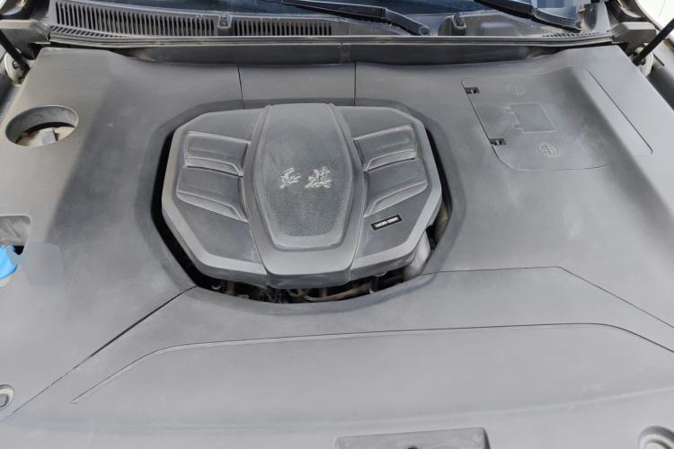 Used Hongqi HS5 2022 Facelifted Version 2.0T Smart Connect Flagship All-Wheel-Drive Edition Engine Bay