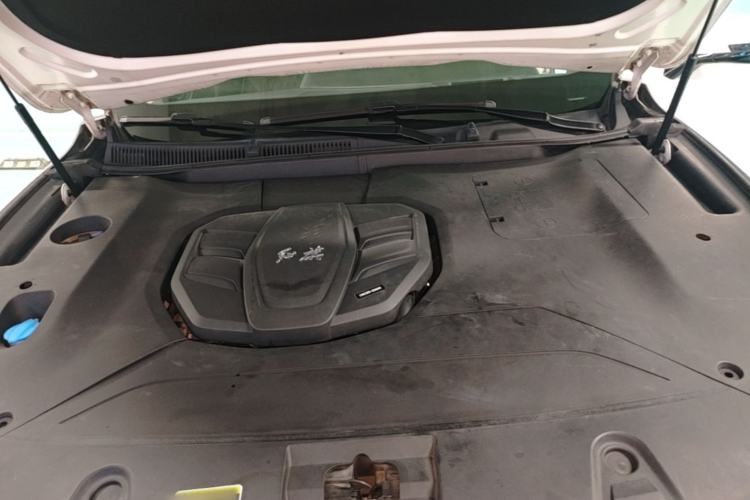 Used Hongqi HS5 2022 Facelifted Version 2.0T Smart Connect Flagship All-Wheel-Drive Edition Engine Bay