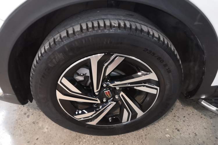 Used Hongqi HS5 2022 Revised Version 2.0T Smart Connect Flagship Edition Exterior 3
