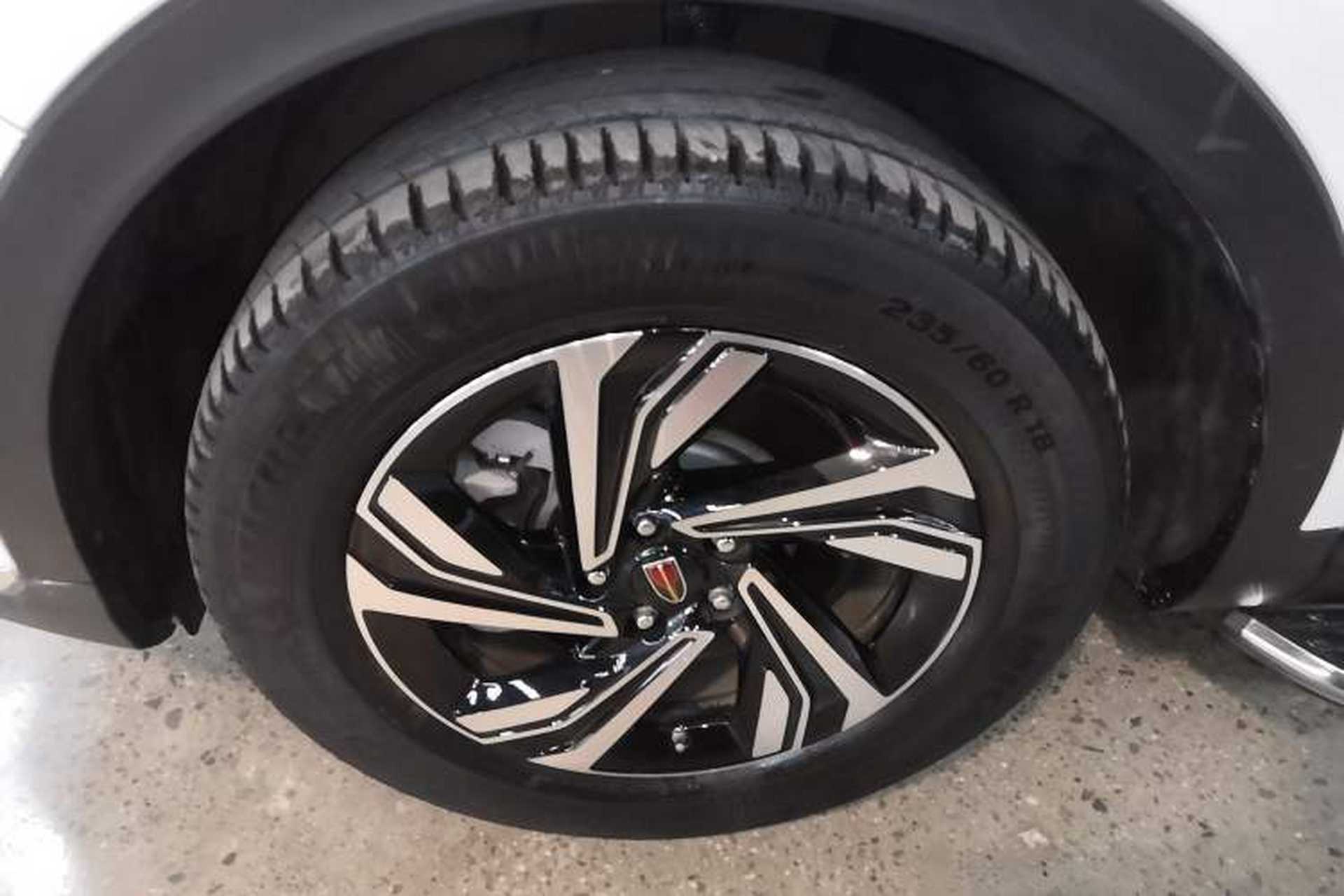 Used Hongqi HS5 2022 Revised Version 2.0T Smart Connect Flagship Edition Exterior 3